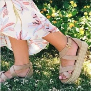 Natural Espadrille wedge platform
